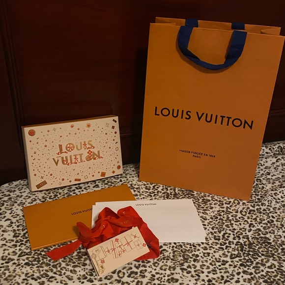 Louis Vuitton box & packaging bundle 2023 special Edition Vivianne sleeve